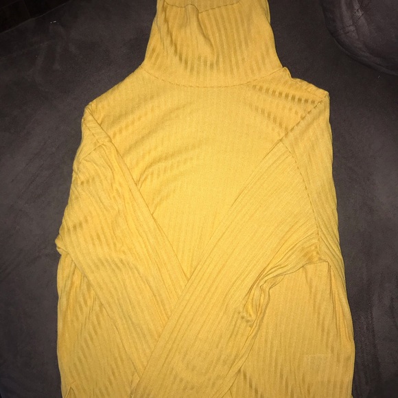 Turtle neck - yellow - Picture 4 of 4